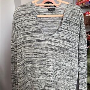 BABATON. heathered Gray Long Sleeve Top. PTP 28
